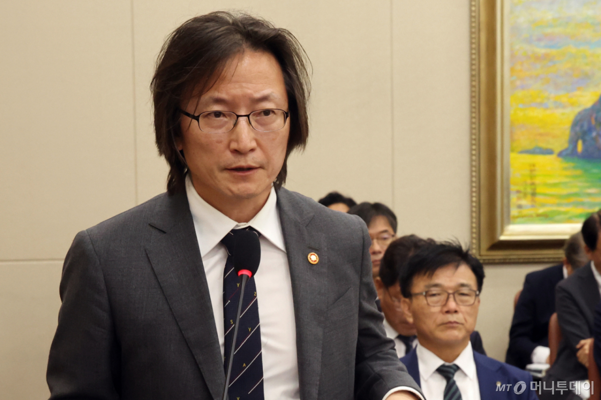 (서울=뉴스1) 황기선 기자 = 주병기 공정거래위원장이 24일 오후 서울 여의도 국회에서 열린 정무위원회 전체회의에서 2025회계연도 결산 제안설명을 하고 있다.  2026.8.24/뉴스1  Copyright © 뉴스1. All rights reserved. 무단 전재 및 재배포,  AI학습 이용 금지. /사진=(서울=뉴스1) 황기선 기자