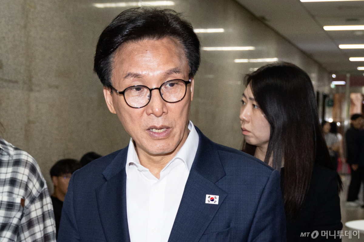김민석 더불어민주당 대표가 26일 서울 여의도 국회에서 열린 비공개 당무위원회에 참석하고 있다./사진=뉴스1