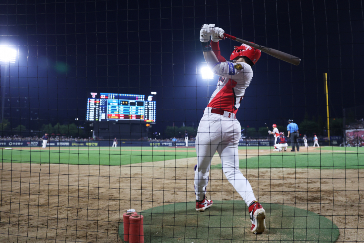 KIA 타이거즈 김도영이 26일 광주-KIA 챔피언스필드에서 펼쳐진 롯데 자이언츠와 2026 신한 SOL KBO 리그 정규시즌 홈 경기에서 3번 타자 겸 3루수로 선발 출장, 타격에 임할 준비를 하고 있다. /사진=KIA 타이거즈 제공