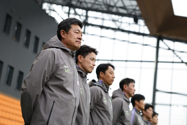 이민성 23세 이하(U-23) 축구대표팀 감독(왼쪽). /사진=대한축구협회 제공