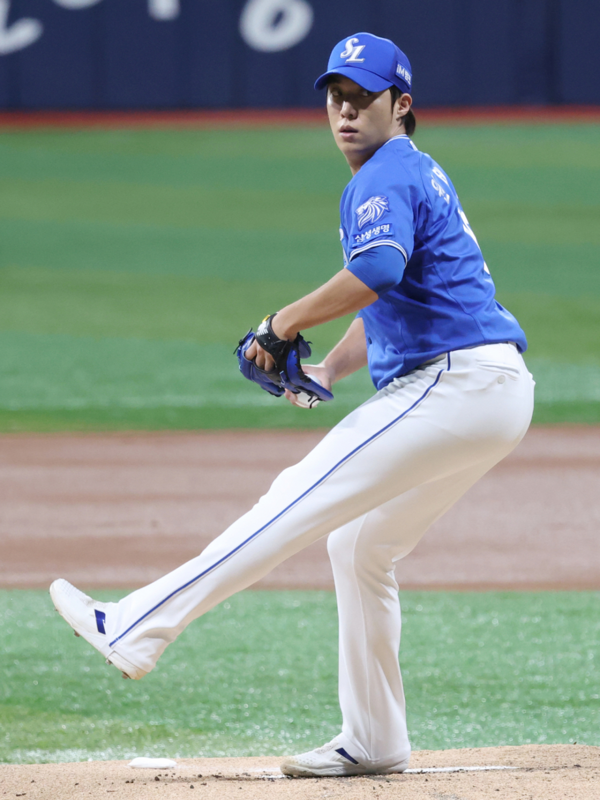2026 신한 SOL KBO리그 키움 히어로즈 대 삼성 라이온즈 경기가 27일 서울 고척스카이돔에서 열렸다. 삼성 선발 원태인이 역투하고 있다. /사진=김진경 kim.jinkyung@