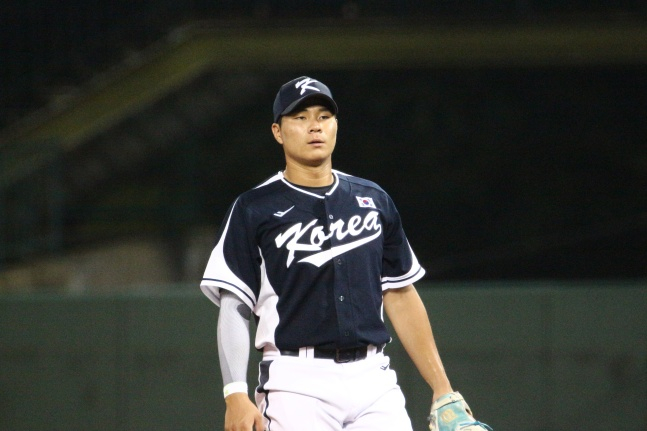한국 U-18 야구 국가대표팀에 발탁된 이호민이 지난 27일 울산 문수야구장에서 열린 울산 웨일즈와 평가전에 1루수로 출전했다. /사진=대한야구소프트볼협회 제공