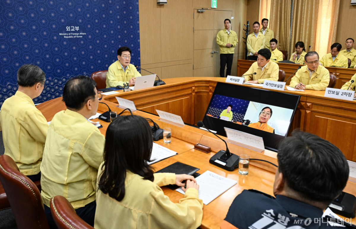 (서울=뉴스1) 이재명 기자 = 이재명 대통령이 27일 서울 종로구 외교부 청사에서 열린 네팔 홍수 대응 긴급회의에서 발언을 하고 있다. (청와대통신사진기자단) 2026.8.27/뉴스1  Copyright © 뉴스1. All rights reserved. 무단 전재 및 재배포,  AI학습 이용 금지. /사진=(서울=뉴스1) 이재명 기자