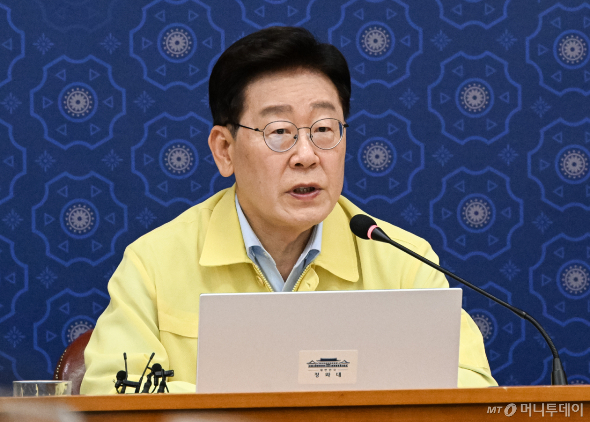 (서울=뉴스1) 이재명 기자 = 이재명 대통령이 27일 서울 종로구 외교부 청사에서 열린 네팔 홍수 대응 긴급회의에서 발언을 하고 있다. (청와대통신사진기자단) 2026.8.27/뉴스1 Copyright © 뉴스1. All rights reserved. 무단 전재 및 재배포, AI학습 이용 금지. /사진=(서울=뉴스1) 이재명 기자