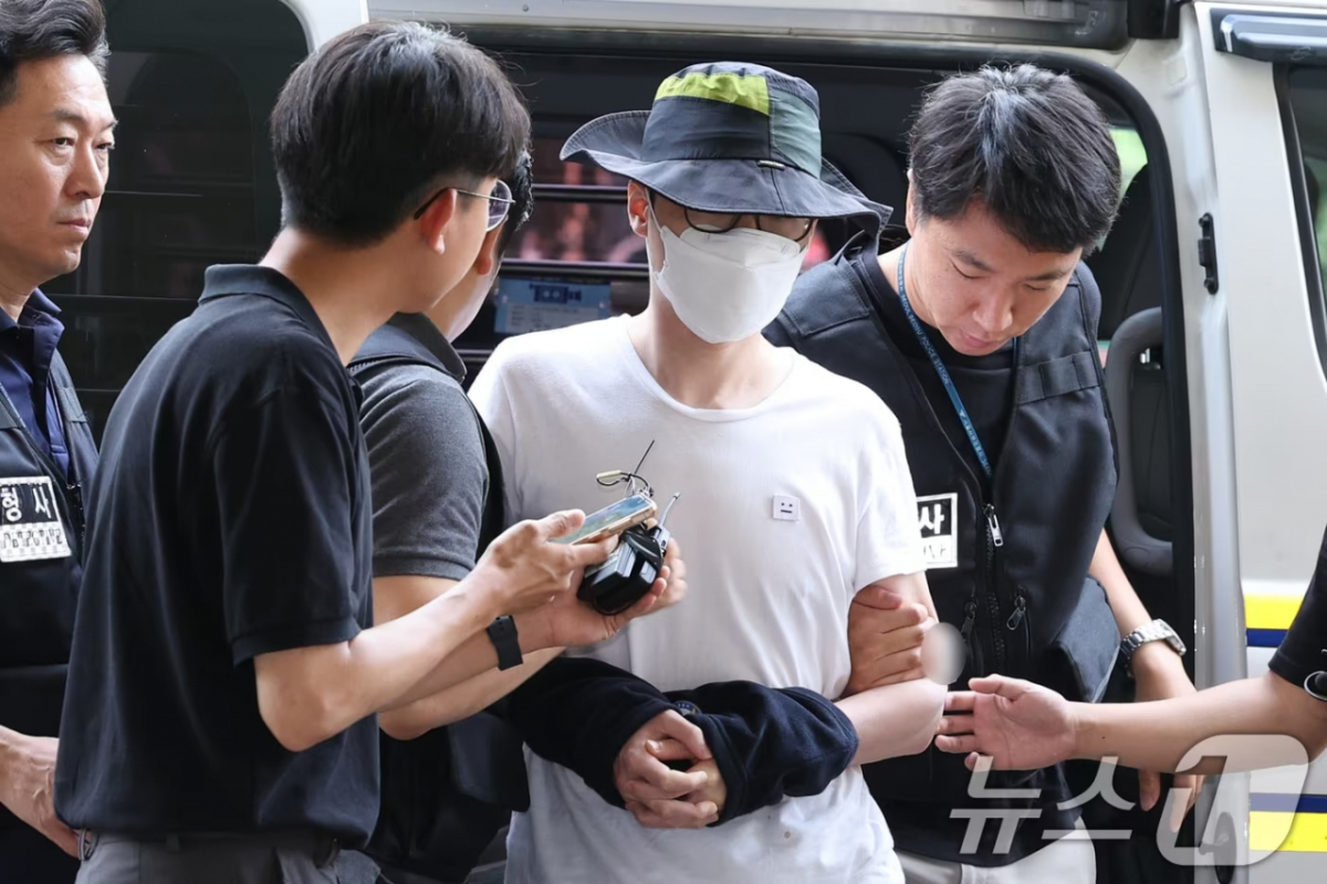 일본도로 이웃을 살해한 아들을 옹호하며 피해자가 '중국 스파이'라는 취지의 댓글을 반복해서 작성한 60대 아버지가 항소심에서도 징역형의 집행유예를 선고받았다. 사진은 이웃 살해 혐의로 무기징역을 선고받고 복역 중인 백모씨. /사진=뉴스1