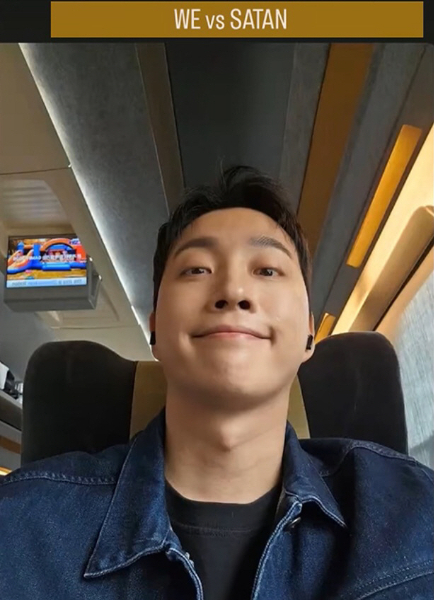 유튜버 박위(39)가 KTX 낙상사고 CCTV 공개 이후 사회복무 요원을 공개 비난했다는 논란에 휩싸인 가운데 사고 직후 SNS(소셜미디어)에 올렸던 게시물이 화제다. /사진=유튜브 채널 '연예 뒤통령이진호'