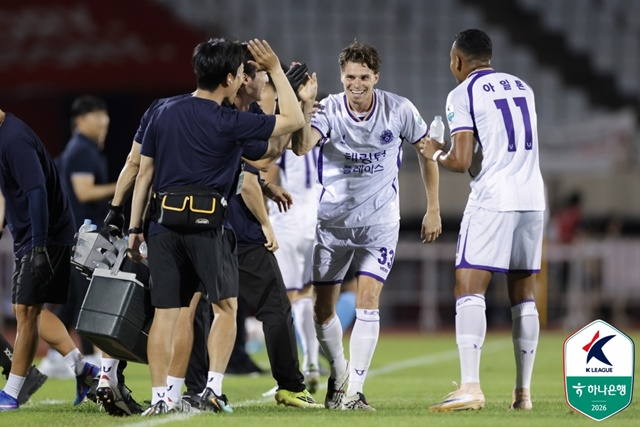 FC안양 선수단. /사진=한국프로축구연맹 제공