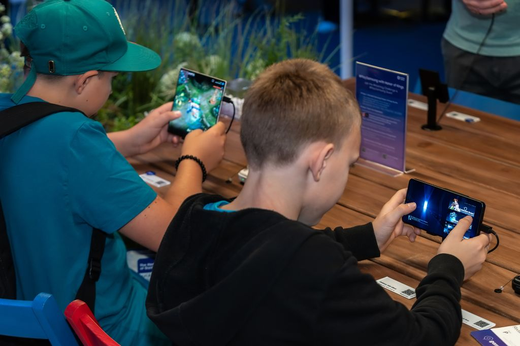 Samsung Electronics hosted the PlayGalaxy Cup World Final at Gamescom 2026 and set up an experience zone./Photo=Samsung Electronics