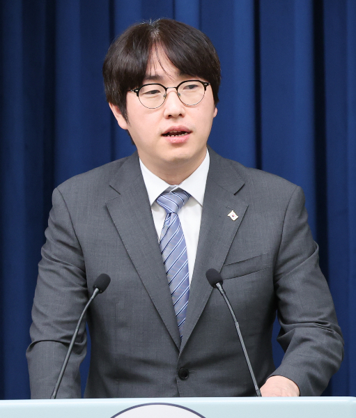 Lee Jae-myung, Deputy Chairman of the National AI Strategy Committee. Photo shows Deputy Chairman Lee at a briefing last October regarding his meeting with Sam Altman, CEO of OpenAI, who served as AI Future Planning Chief /Photo=NEWS1