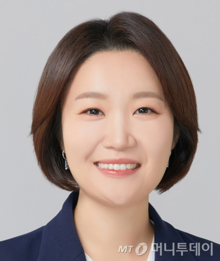 이재명 대통령이 30일 중소벤처기업부 장관 후보자에 이소영 더불어민주당 의원을 지명했다. /사진제공=청와대.