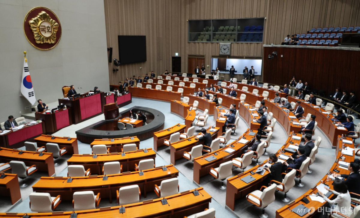 [서울=뉴시스] 최진석 기자 = 이광재 국회 예결위원장이 24일 여의도 국회에서 예산결산특별위원회 제2차 전체회의를 주재하고 있다. 2026.07.24. myjs@newsis.com /사진=최진석