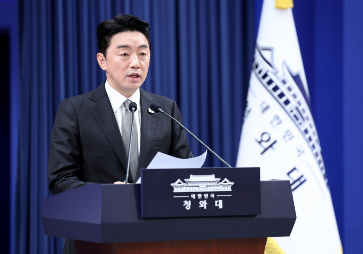 강훈식 대통령비서실장이 30일 청와대에서 인사 관련 브리핑을 하고 있다. /사진=뉴시스