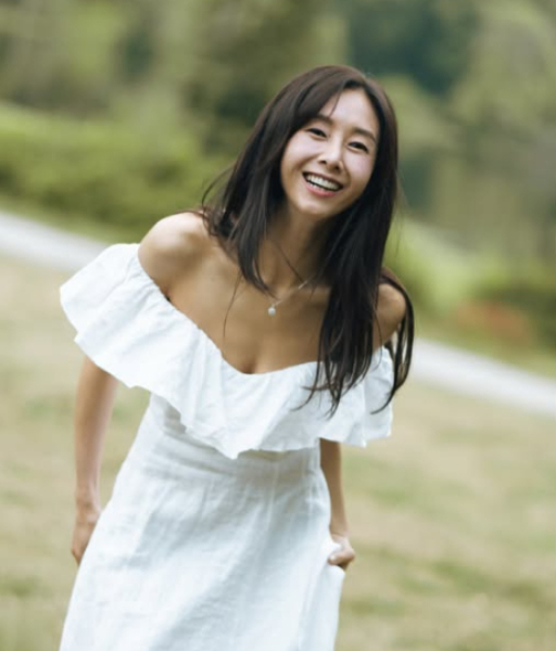 가수 지나(38·본명 최지나)가 K팝 축제의 심사위원으로 복귀했다./사진=지나 인스타그램