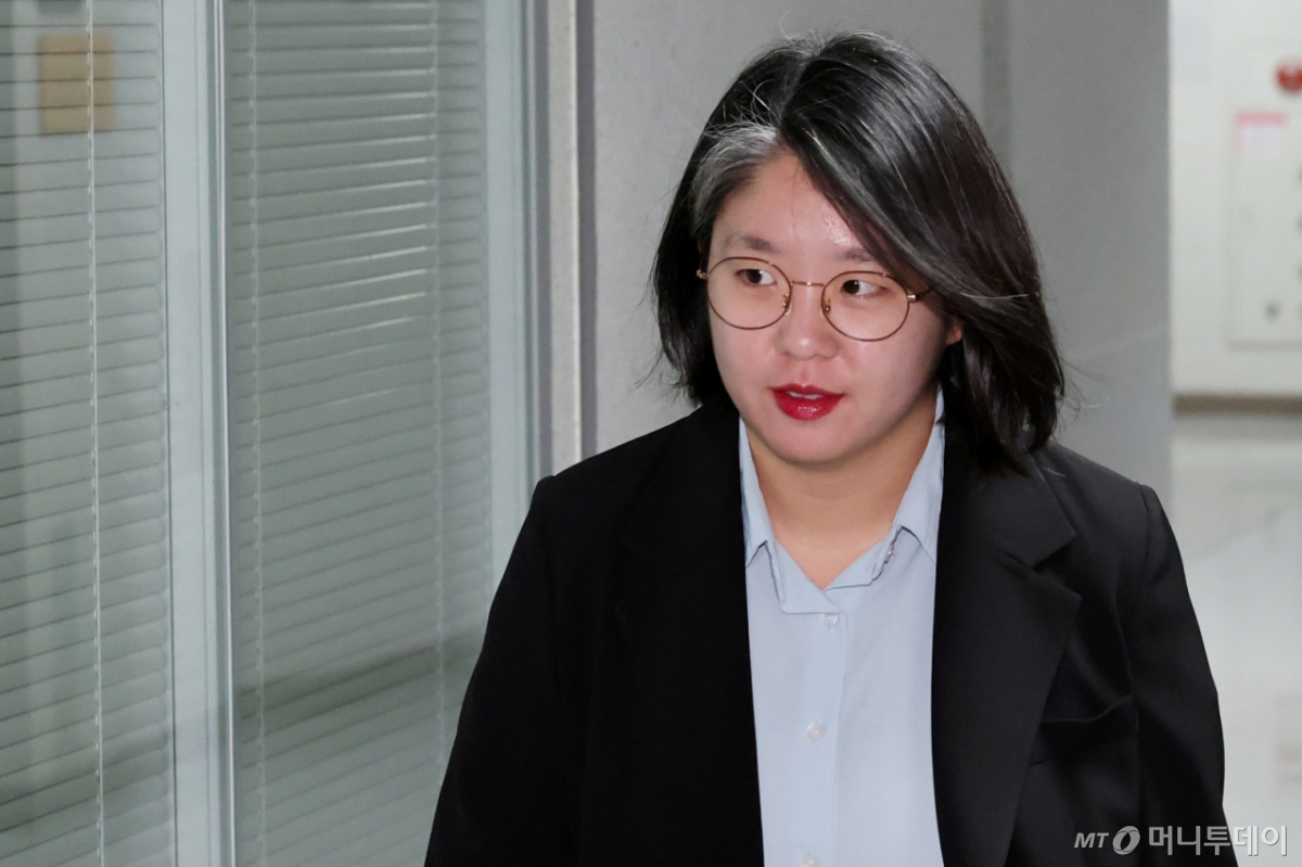 (서울=뉴스1) 황기선 기자 = 성평등가족부 장관 후보자로 지명된 용혜인 기본소득당 의원이 31일 오전 서울 여의도 국회 의원회관으로 출근하고 있다. 2026.8.31/뉴스1 Copyright © 뉴스1. All rights reserved. 무단 전재 및 재배포, AI학습 이용 금지. /사진=(서울=뉴스1) 황기선 기자