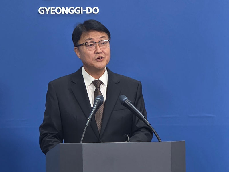 주형철 경기도 경제부시자가 31일 기자회견에서 '재정위기 극복 전략 TF' 활동 결과를 발표하고 있다./사진=이민호기자