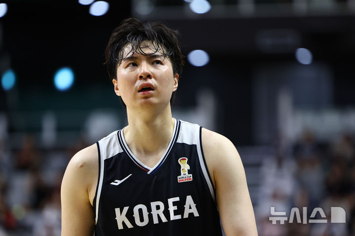 31일 오후 7시 수원 KT 소닉붐 아레나에서 열린 2027 국제농구연맹(FIBA) 농구 월드컵 아시아 예선 2라운드 F조 2차전 경기 중 이현중. /사진=뉴시스