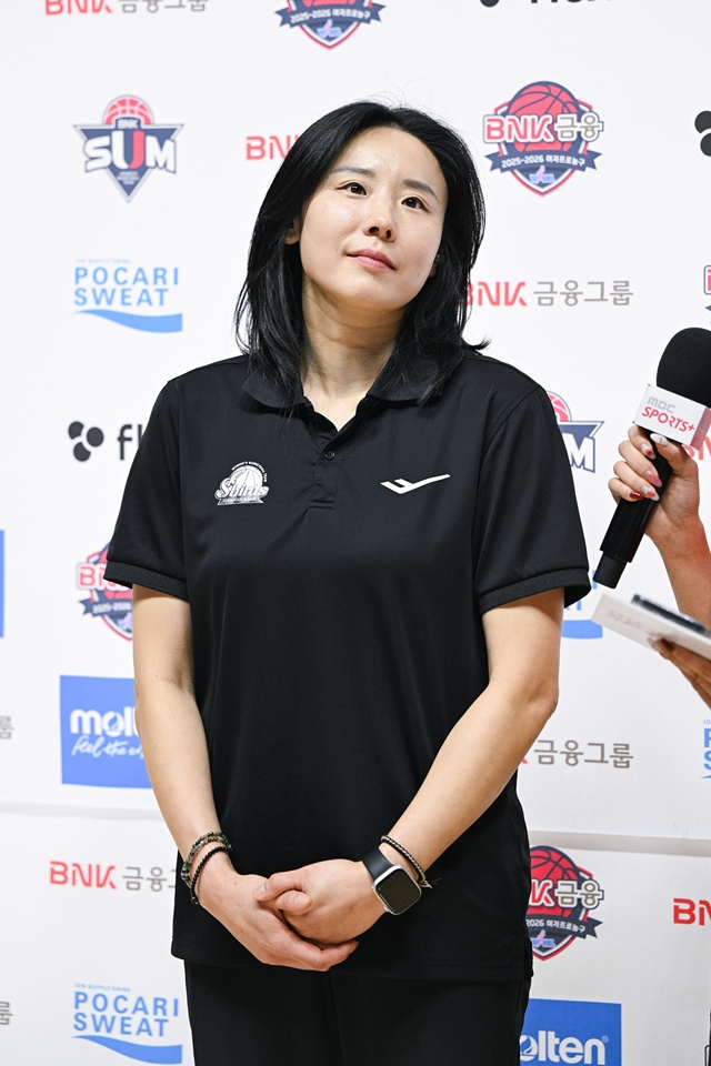 최윤아 인천 신한은행 감독. /사진=WKBL 제공