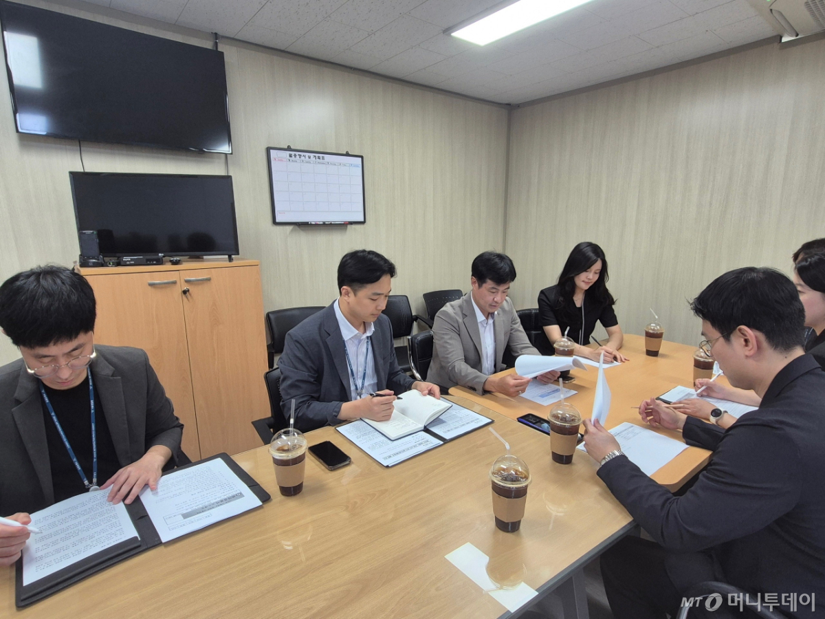 천민재 경위는 "사전에 과장님과 함께 전세사기 수사를 위한 매뉴얼과 체크리스트 등 체계를 만든 부분이 큰 도움이 됐다"며 "지금도 서로 판례와 아이디어를 수시로 공유하고 있다"고 했다. /사진=박진호 기자.