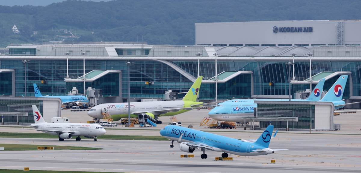 (인천공항=뉴스1) 김성진 기자 = 사진은 기사와 직접 관계 없음. 30일 인천국제공항 계류장 모습. 2026.8.30/뉴스1 Copyright © 뉴스1. All rights reserved. 무단 전재 및 재배포, AI학습 이용 금지. /사진=(인천공항=뉴스1) 김성진 기자