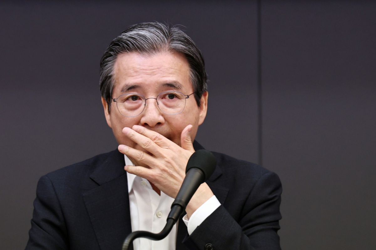 (서울=뉴스1) = 김용범 청와대 정책실장이 사임했다. 지난해 6월 정부 출범 직후 임명된 뒤 약 1년 3개월 만이다. 강유정 청와대 수석대변인은 1일 오전 춘추관 브리핑을 통해 "김 정책실장이 전날(31일) 사의를 표명했다"며 "이에 이재명 대통령은 오늘 1일 사표를 수리했다"고 밝혔다. 김 정책실장은 단일 종목 레버리지 상장지수펀드(ETF) 논란 등으로 국민의힘 등 야당으로부터 사퇴 요구를 받아왔다. 사진은 지난 6월 24일 서울 중구 한국프레스센터에서 열린 관훈클럽 초청 토론회에 모습. 2026.9.1/뉴스1 Copyright © 뉴스1. All rights reserved. 무단 전재 및 재배포, AI학습 이용 금지. /사진=(서울=뉴스1)