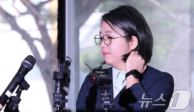 용혜인 성평등가족부 장관 후보자가 2일 오전 서울 서대문구 한국청소년활동진흥원에 마련된 인사청문회 준비사무실로 첫 출근하고 있다. 2026.9.2/뉴스1