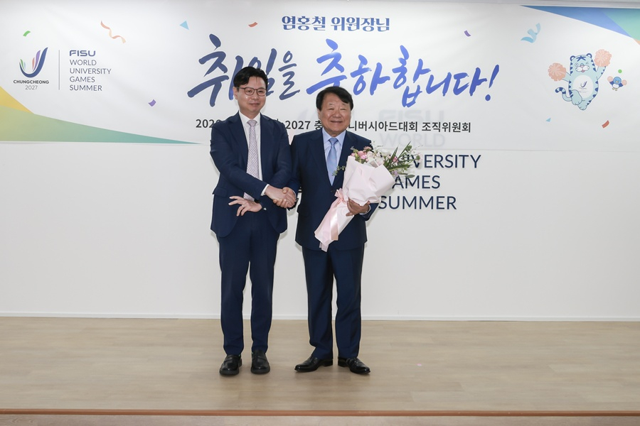 조직위 이정우(왼쪽) 사무총장과 염홍철 위원장. /사진=조직워