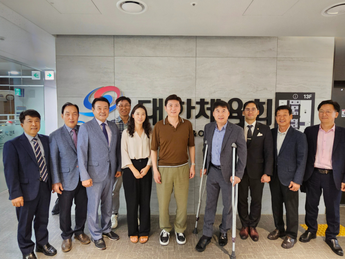 대한체육회 선거자문위원회 단체 촬영 모습. /사진=대한체육회 제공