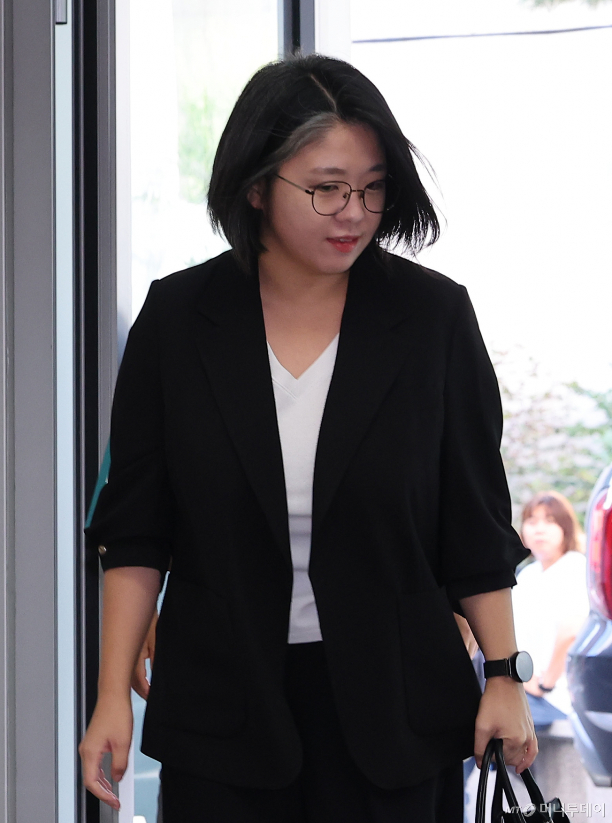 (서울=뉴스1) 김성진 기자 = 용혜인 성평등가족부 장관 후보자가 3일 오전 서울 서대문구 한국청소년활동진흥원에 마련된 인사청문회 준비사무실로 출근하고 있다. 2026.9.3/뉴스1 Copyright © 뉴스1. All rights reserved. 무단 전재 및 재배포, AI학습 이용 금지. /사진=(서울=뉴스1) 김성진 기자