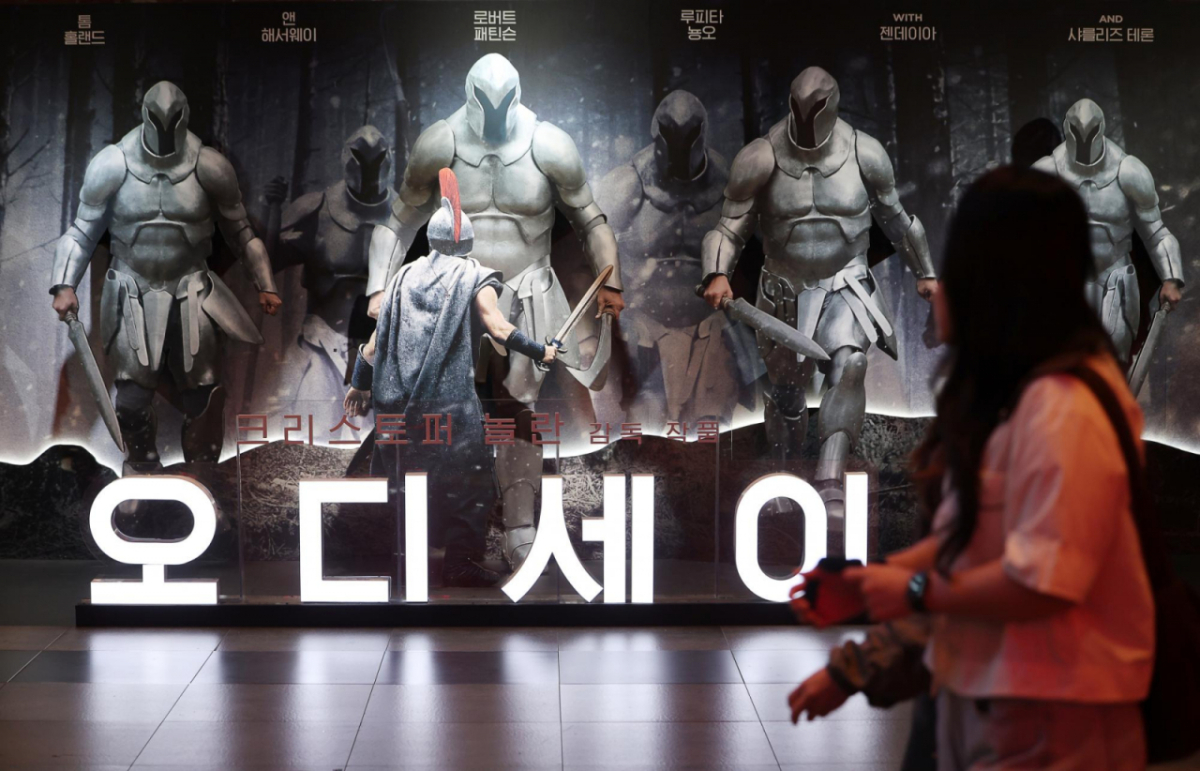 1000만 관객 돌파를 앞두고 높은 인기를 이어가고 있는 영화 '오디세이'가 스크린쿼터제로 인해 '용아맥'으로 불리는 CGV 용산아이파크몰 아이맥스관에서 더 이상 관람하기 어려워질 수 있다는 전망이 나온다. 사진은 참고 이미지로 지난달 30일 서울 용산구 CGV 용산아이파크몰에 설치된 영화 '오디세이' 포토존. /사진=뉴시스