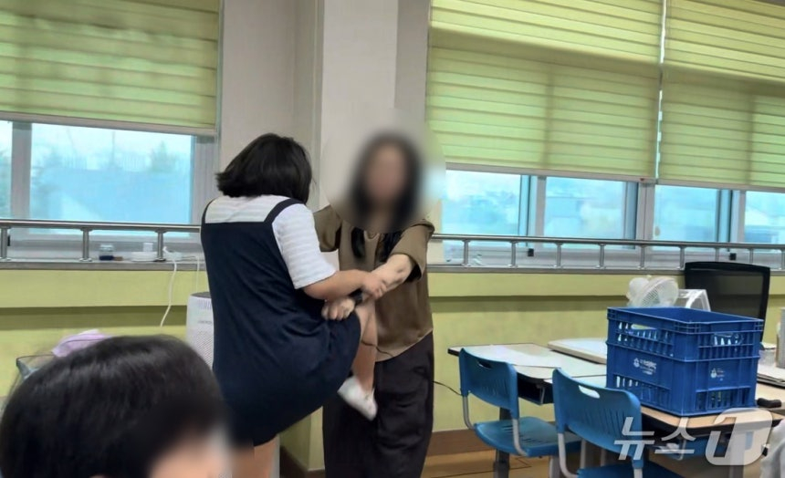 충북 청주시 한 초등학교에서 5학년 여학생이 담임교사를 비롯한 교원 4명을 폭행하는 사건이 발생했다. /사진=뉴스1