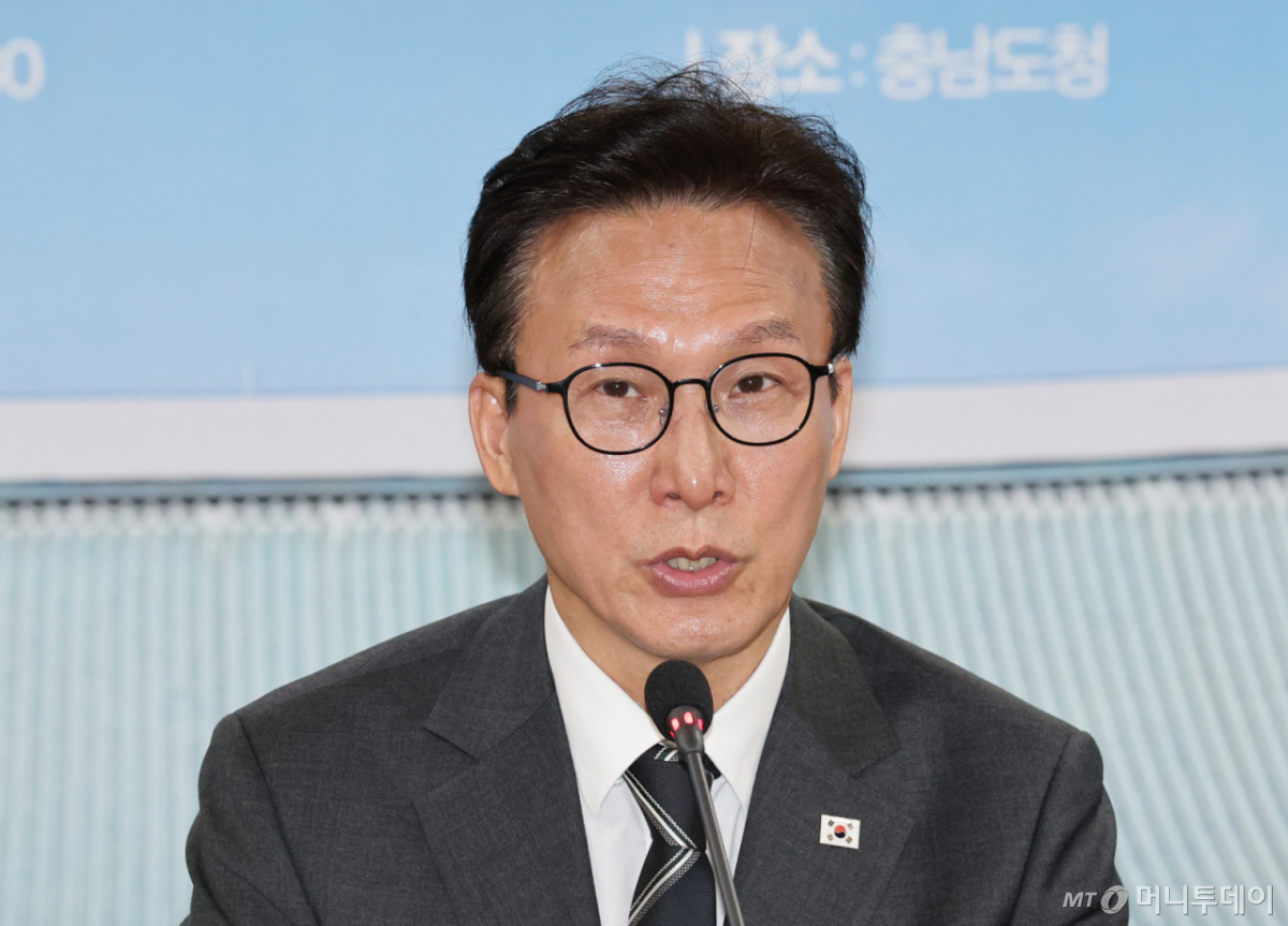 (홍성=뉴스1) 김기태 기자 = 김민석 더불어민주당 대표가 4일 충남 홍성 충남도청에서 열린 충남 최고위원회의에서 모두발언을 하고 있다. 2026.9.4/뉴스1 Copyright © 뉴스1. All rights reserved. 무단 전재 및 재배포, AI학습 이용 금지. /사진=(홍성=뉴스1) 김기태 기자