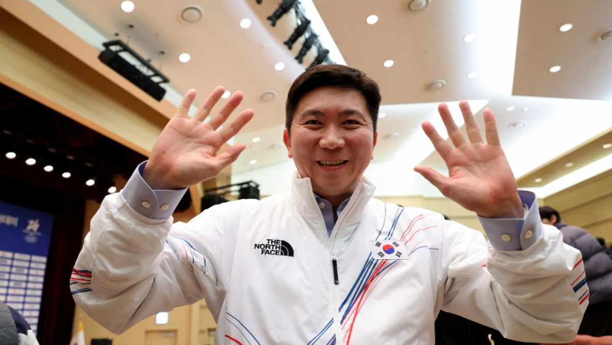 유승민 대한체육회 회장이 1월 7일 진천국가대표훈련장에서 열린 2026 밀라노-코르티나 동계올림픽대회 d-30 미디어데이를 마무리한 후 퇴장하고 있다. 2026.01.07. /사진=강영조 cameratalks@
