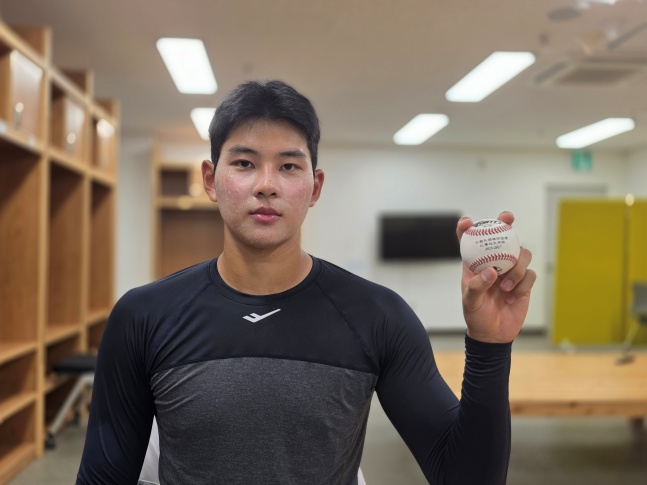 부산고 하현승이 최근 울산 문수야구장에서 열린 한국 U-18 야구 국가대표 훈련을 마치고 스타뉴스와 인터뷰에 응했다. /사진=김동윤 기자
