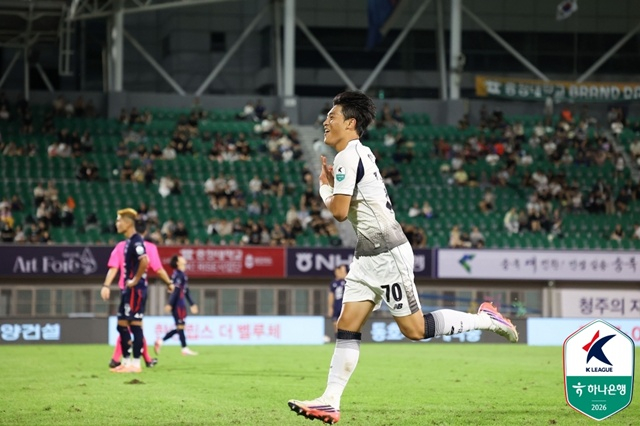 기뻐하는 안주완. /사진=한국프로축구연맹 제공
