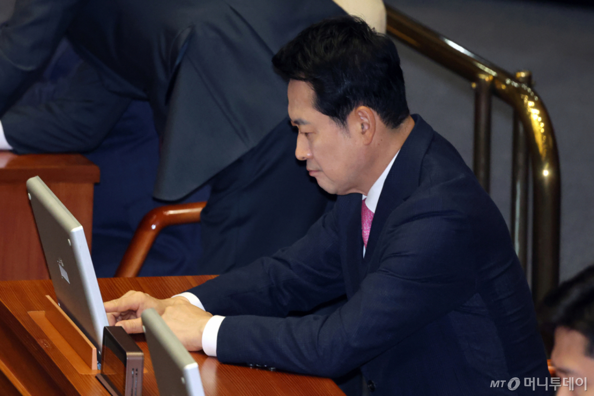 (서울=뉴스1) 황기선 기자 = 장동혁 국민의힘 대표가 7일 오전 서울 여의도 국회에서 열린 제439회국회(정기회) 제3차 본회의에 자리하고 있다. 2026.9.7/뉴스1 Copyright © 뉴스1. All rights reserved. 무단 전재 및 재배포, AI학습 이용 금지. /사진=(서울=뉴스1) 황기선 기자