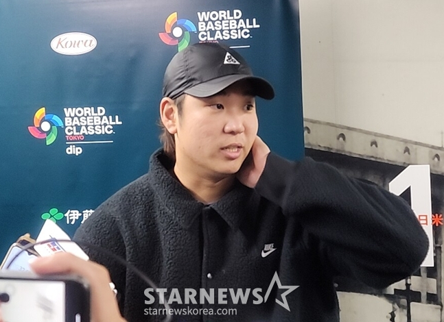 지난 3월 7일 월드 베이스볼 클래식 경기를 마치고 믹스드존에서 인터뷰를 하고 있는 구린루이양. /사진=박수진 기자