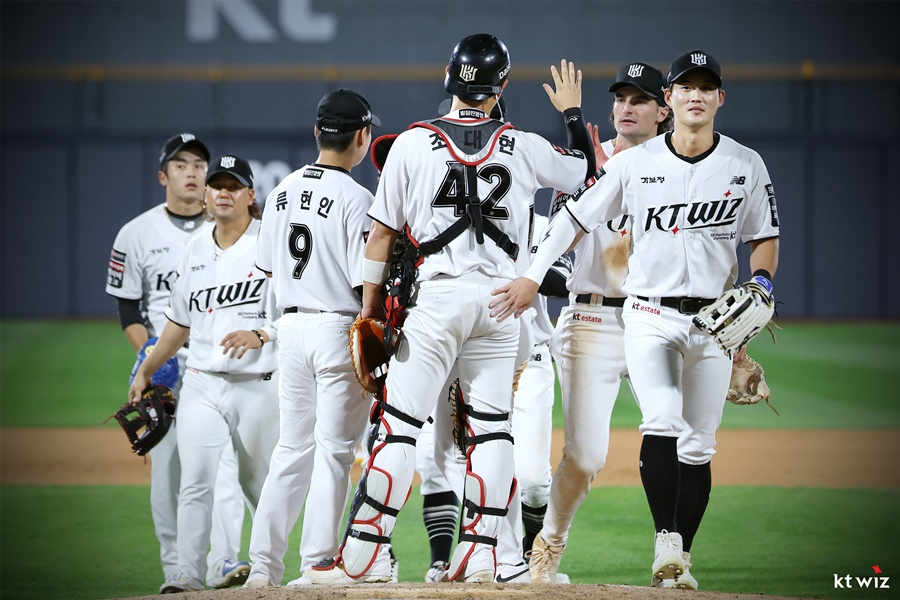 KT 선수들. /사진=KT 위즈