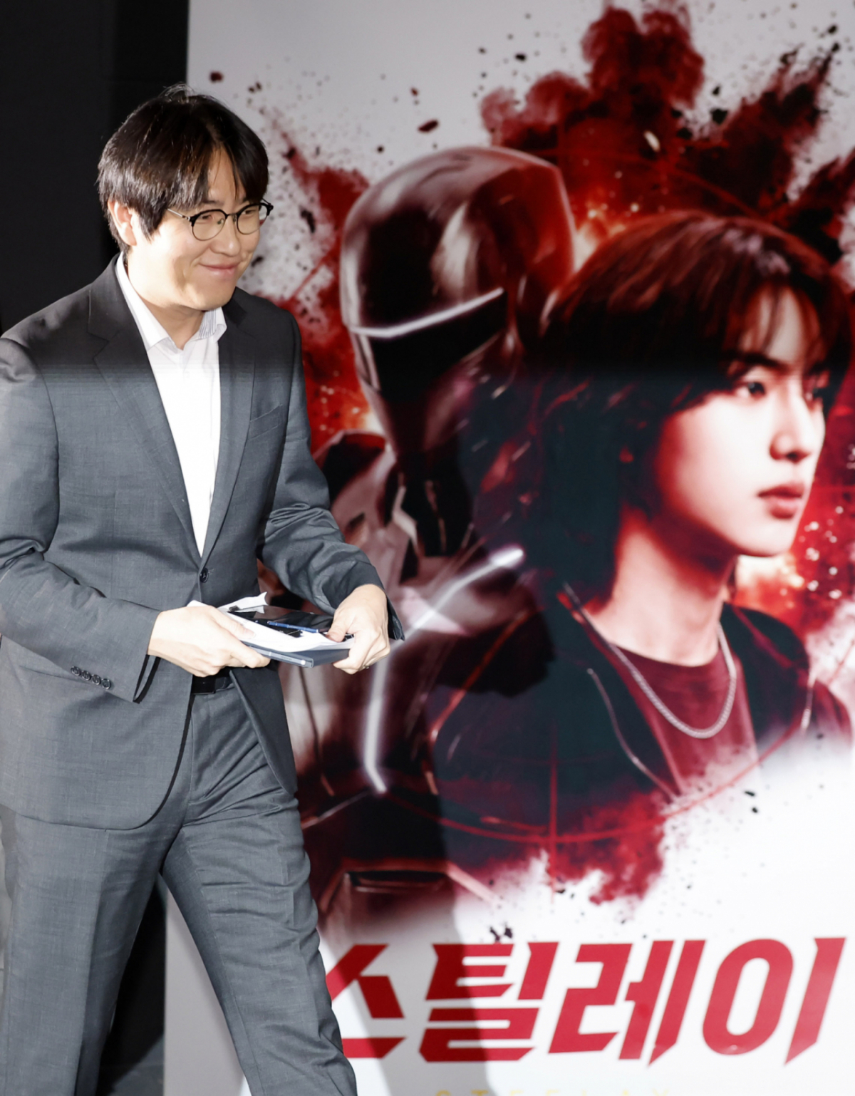 Vice Chairman of the National Artificial Intelligence Strategy Committee Ha Jung-woo is attending the media screening of the robot SF action film 'Stellar' (directed by Seol Woo-in), which utilized AI tools, held on the afternoon of the 7th at Seoul Yongsan-gu CGV Yongsan i-Park Mall. /Photo=NEWSIS