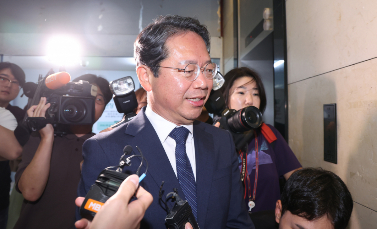 김승원 법무부 장관 후보자가 8일 오전 서울 종로구에 마련된 인사청문회 준비사무실로 출근하고 있다. /사진=뉴시스.