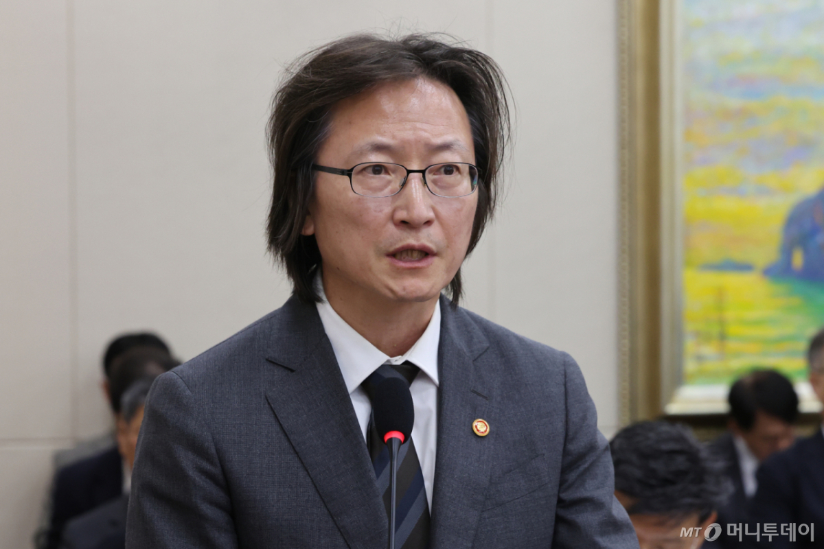 (서울=뉴스1) 황기선 기자 = 주병기 공정거래위원장이 26일 오전 서울 여의도 국회에서 열린 정무위원회 전체회의에서 2025회계연도 결산 제안설명을 하고 있다. 2026.8.26/뉴스1 Copyright © 뉴스1. All rights reserved. 무단 전재 및 재배포, AI학습 이용 금지. /사진=(서울=뉴스1) 황기선 기자