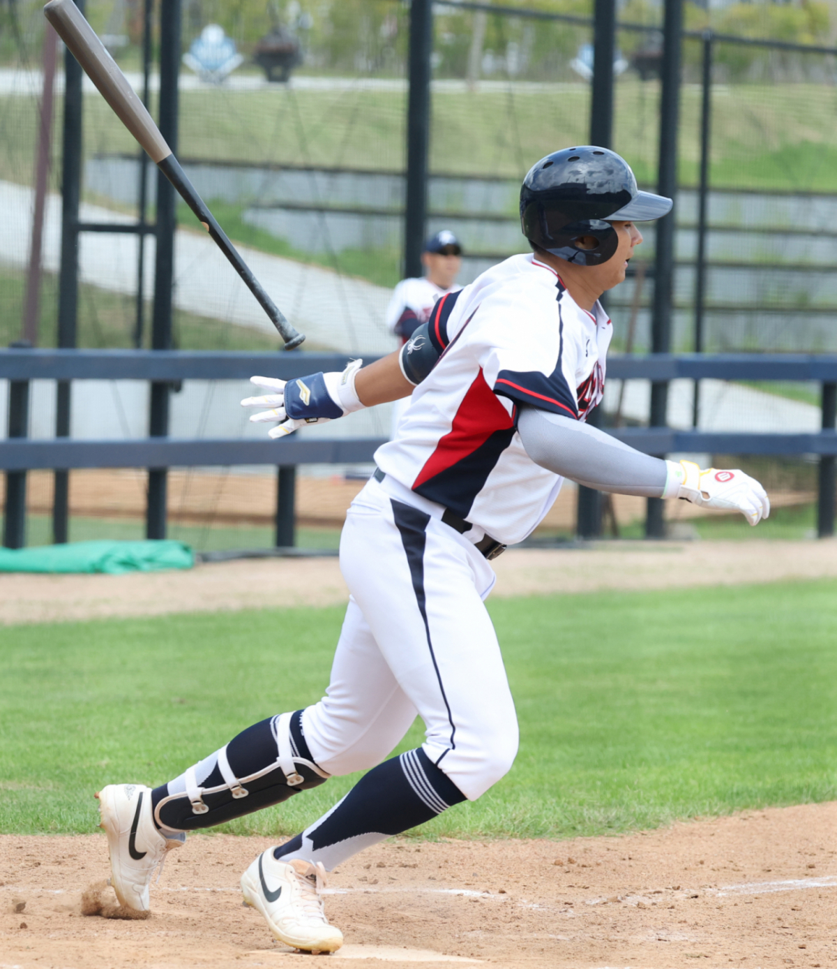 제14회 아시아청소년야구선수권대회에 참가하는 U-18 대표팀이 4일 부산 기장군 기장현대차드림볼파크에서 동의대와 최종 퍙기전을 가졌다.  대표팀 이호민이 힘테게 타격하고 있다. /사진=김진경 kim.jinkyung@
