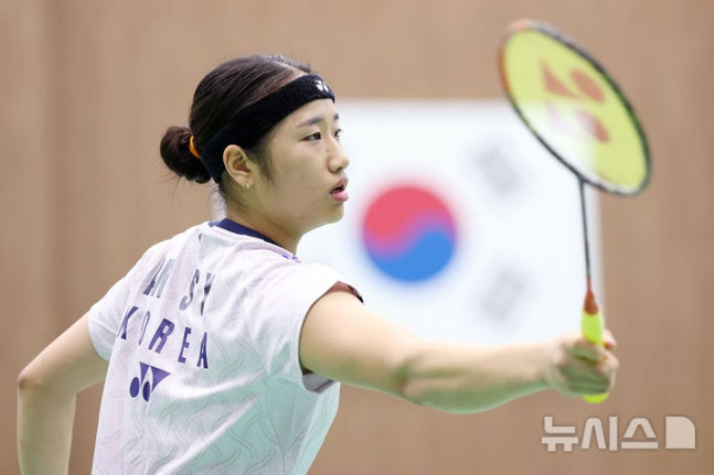 안세영이 8일 충북 진천 국가대표 선수촌에서 열린 2026 아이치·나고야 아시안게임 대한배드민턴협회 미디어데이에서 훈련을 하고 있다. /사진=뉴시스