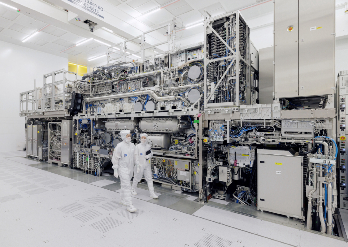High NA EUV(고개구율 극자외선) 장비 모습/사진제공=ASML