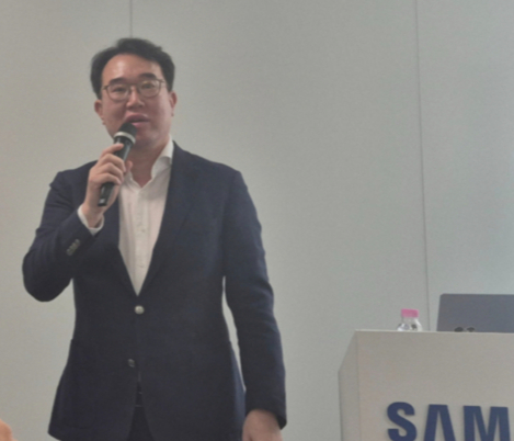 삼성전자 MX사업부 디지털헬스팀 최종민 상무가 9일 갤럭시워치의 심장 관리 기능을 소개하고 있다./사진=김소연 기자