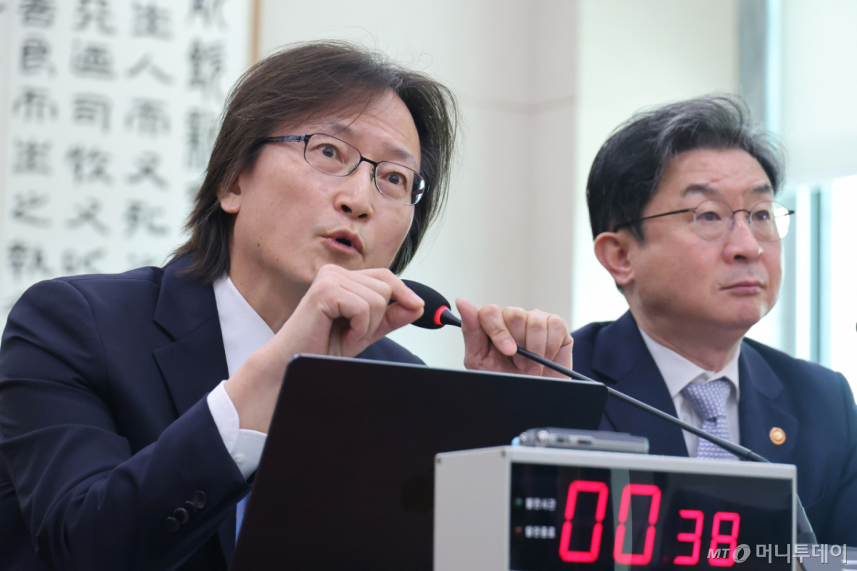 (서울=뉴스1) 신웅수 기자 = 주병기 공정거래위원장이 9일 서울 여의도 국회에서 열린 법제사법위원회 전체회의에서 의원 질의에 답변하고 있다. 2026.9.9/뉴스1  Copyright © 뉴스1. All rights reserved. 무단 전재 및 재배포,  AI학습 이용 금지. /사진=(서울=뉴스1) 신웅수 기자