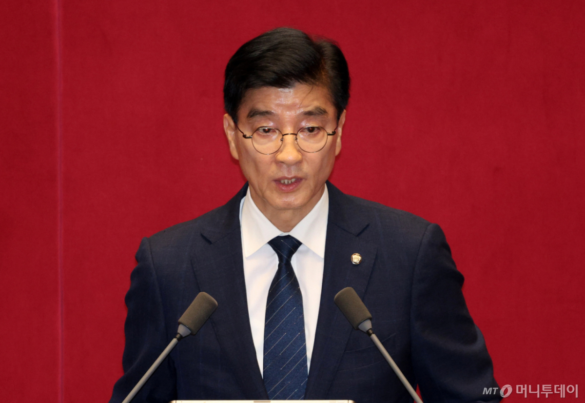 [서울=뉴시스] 고범준 기자 = 이해식 더불어민주당 의원이 9일 서울 여의도 국회에서 열린 제439회 국회(정기회) 제5차 본회의 정치 분야 대정부 질문에서 발언하고 있다. 2026.09.09. /사진=고범준
