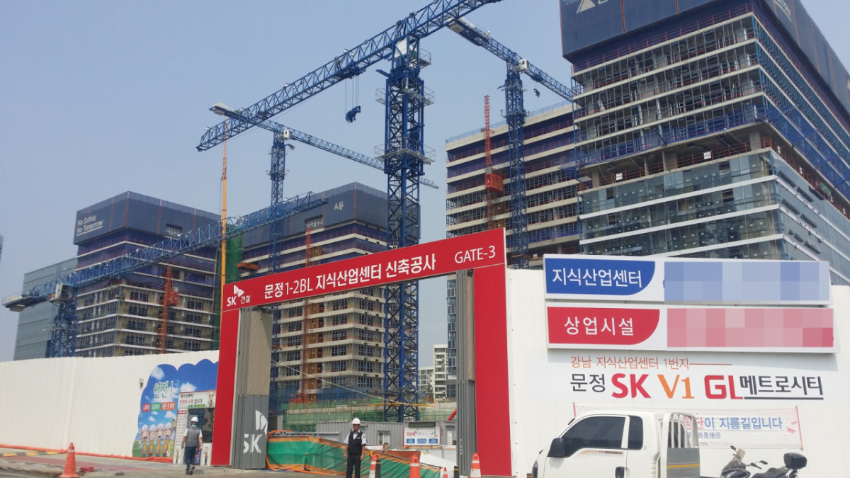 서울 송파구 문정지구에 들어서고 있는 지식산업센터(옛 아파트형공장). /사진=머니투데이 DB