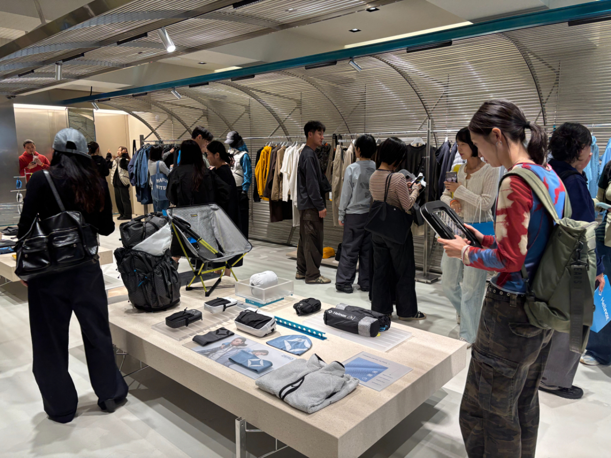 헬리녹스 웨어 서울 플래그십 스토어 2층./사진=하수민기자 