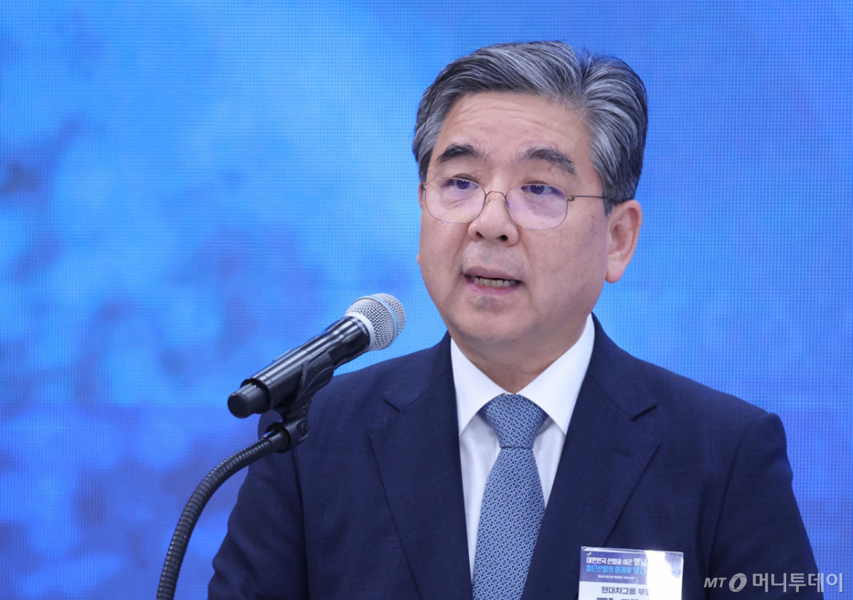 장재훈 현대자동차그룹 부회장이 지난 7월 3일 경남 진주시에서 열린 영남권 첨단산업 발전비전 국민보고회에서 발표하고 있다./사진=뉴스1 /사진=(진주=뉴스1) 허경 기자