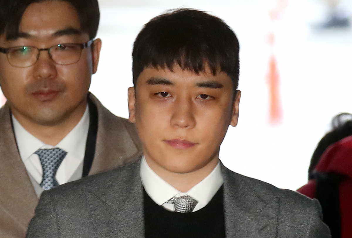 해외 원정도박 및 성매매 알선 등 혐의를 받는 그룹 빅뱅의 전 멤버 승리가 13일 오전 서초구 서울중앙지방법원에서 열리는 구속 전 피의자 심문(영장실질심사)에 출석하고 있다./사진=머니투데이 DB.